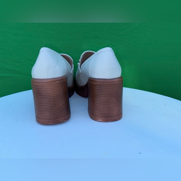 JustFab "Daria" Loafer Pumps.  Size 7 GREAT CONDITION - Picture 7 of 9